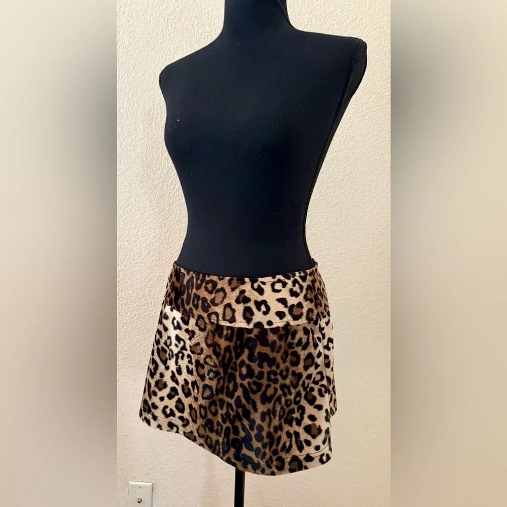 Vintage Y2K Lip Service Cheetah Animal Print Velvety Mini Skirt Size Small - Picture 3 of 10